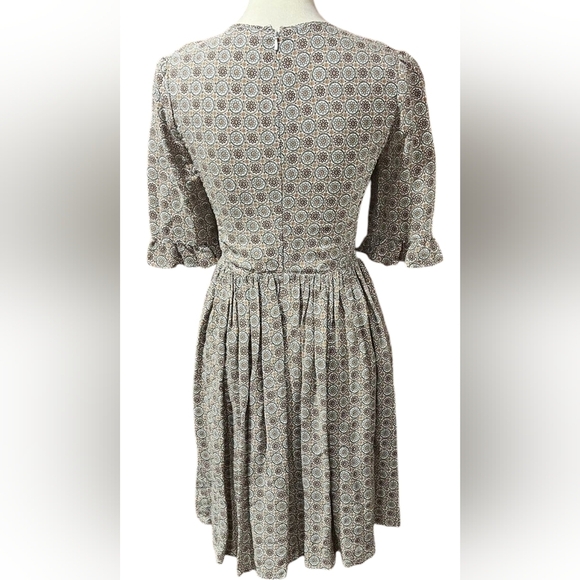 Gal Meets Glam Piper Floral Smoked Fit & Flare Dress - Picture 4 of 9